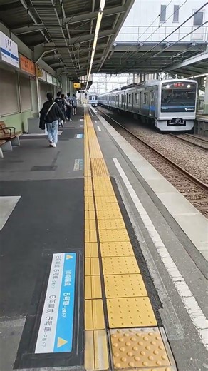 座間駅を行きかう小田急線 (2026年)