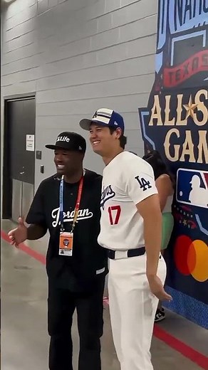 That big tight hug from Pujol 🥰 大谷君、愛されてますね~😍🥰 #大谷翔平 #ohtanishohei #shoheiohtani