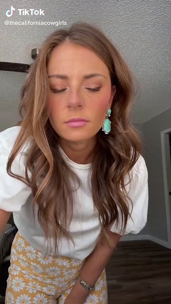 Outfit check ☀️🌻💛 #westernfashion #westernstyle #bellbottoms #bellbottompants #diy #sewing