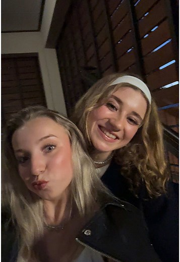 Paying with love tonight @𝓁 𝑒 𝓃 𝒶 💌 🫶🏼