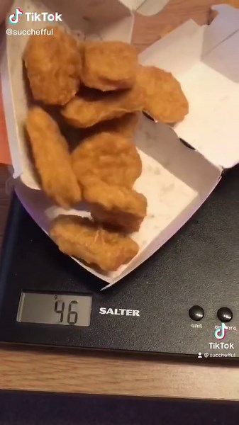 McMugging us off with light nuggets when we order 9! #mcdonalds #fastfood #chickennuggets #fyp