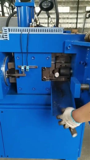 Round bar cutting machine #machine #cncmill #factory