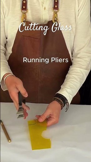 Cutting glass shapes #stainedglass