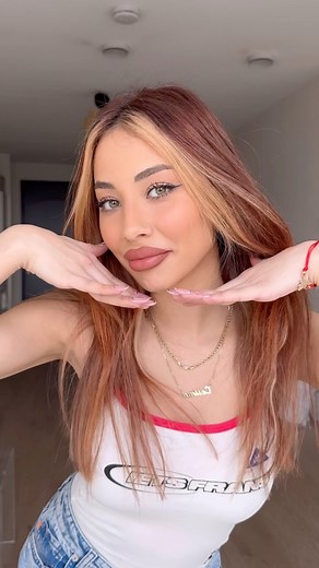 Cesima Nechifor on Instagram: "We’re choosing my lipcombo together today 🫦 Am testat și eu noile rujuri MACximal Silky Matte lipstick care abia ce s-au lansat pe 1 martie and i’m in LOVE, atât cu noua formulă cât și cu update-ul la nuanțele mele preferate 👀🖤 Dacă vreți și voi să le testați, @maccosmeticsromania vă oferă șansa la cele 30 de nuanțe noi, dacă vă înscrieți la giveaway-ul de pe pagina lor de instagram. Let me know what you think and good luck ✨ #MACXIMAL #IWEA