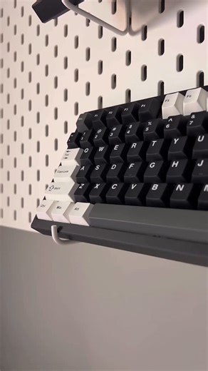 Fahad on Instagram: "Today I got Yunzii AL80 and it feels clean 🖤 Top features of the Yunzii AL80 💯 • CNC aluminum body for premium feel • 75% layout with knob = compact + functional • Triple-mode connection (USB-C, BT, 2.4GHz) • Built-in LCD screen for time, battery & GIFs • Hot-swappable switches for easy customization • Long-lasting 6000mAh battery • RGB lighting with multiple effects - - - - - - #setup #setups #gaming #desksetup #gamingcommunity #gamingsetups #setupwars #pcgaming #gamingpc