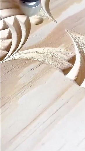 Carving curved patterns on wood using a rotary tool