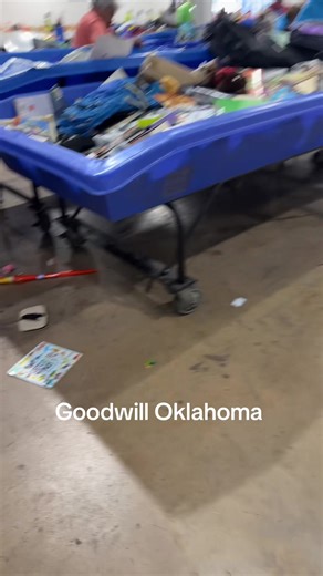 Exploring Goodwill Outlet in Oklahoma City