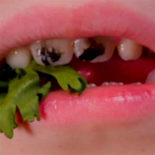 🦷 Toothbrush challenge! Can you finish before the timer runs out? | La La Life