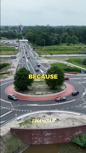 Why Traffic Lights Should Be Replaced With Mini Roundabouts
