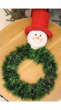 Cute snowman Christmas wreath #diy #cristmasdecor #christmas