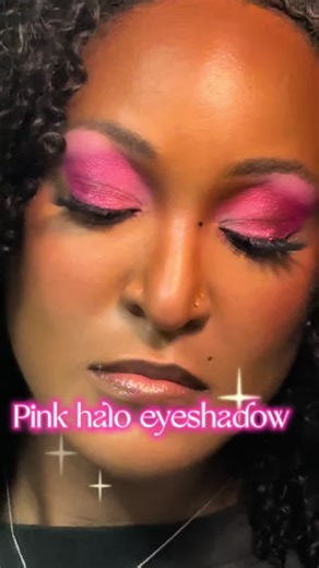 Pink halo eyeshadow look 💗 Prepped off camera Primer hydro grip primer @milkmakeup Under eye gripping primer @essence.cosmetics Micellar water to clean up brows @GARNIER Eyebrow gel @e.l.f. Cosmetics Eye brow pen @L’Oréal Paris Concealer shade teak @Hourglass Cosmetics Eyeshadow palette @Juvia’s Place culture palettes and painted palette Eyeshadow primer @Milani Cosmetics Glitter eyeshadow primer @NYX Professional Makeup Skin tint milk makeup Blue pigment @L.A. Girl Cosmetics Cream contour @Hau
