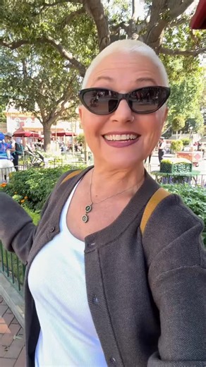 Lonni on Instagram: "The Characters I Saw! #disneyland #disneylandcalifornia"