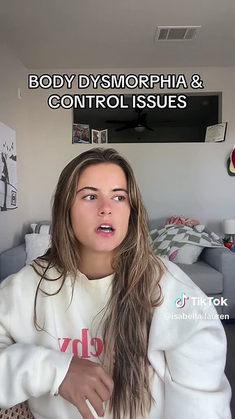 My body image problems always get 10x worse in the summer 😭 if you feel this way too youre 100% not alone and no one is judging your body! youre the only one that is thinking about it— everyone else is too busy thinking about themselves❤️ #bodydysphormia #bodyimageissues #bodyimage