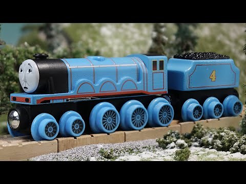 Gordon 2022 - Thomas & Friends Wooden Railway Review