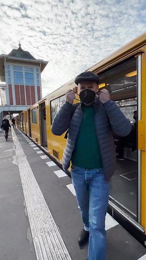 Your first (or second, or third) time on public transport in Germany can be pretty confusing! Here’s how to find your way through the jungle by buying a ticket for Berlin’s subway (U-Bahn) or train (S-Bahn) using a credit card or an app. ⁠🙂 | DW Travel