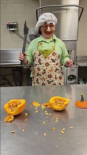 Swedish Chef makes pumpkin pie. #31daysofhalloween