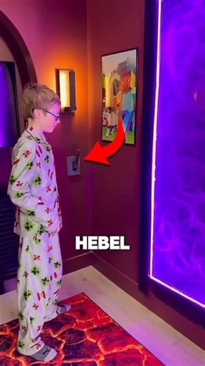 Er hat einen geheimen Minecraft Raum 🤩 | Blue Lens