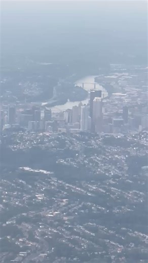 Flying into Pittsburgh, recorded by DJ Mad Mike! Welcome back to the ‘Burgh! 🙌 | View Pittsburgh