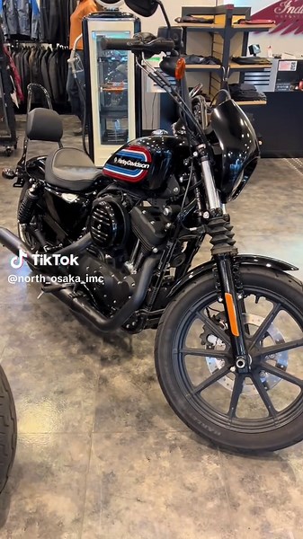 \\ハーレーダビッドソン中古車情報/ 2020 スポーツスター XL1200NS アイアン ビビッドブラック 🏍️💨 漆黒のIron Horse都会を駆ける反逆者。 Harley-Davidson Sportster Iron 1200 そのコンパクトな車体からは想像もつかないパワフルな加速。ストップ＆ゴーの多い街中でも、その鼓動はライダーを高揚させます。 シンプルながらも主張のあるデザインは、時代を超えて愛される理由。 あなたもアイアン1200で、街の景色を塗り替えてみませんか？ グーバイク・バイクセンサーに掲載中！ お問い合わせ・ご来店お待ちしております🍀 #ハーレーダビッドソン #HarleyDavidson #XL1200NS #Iron1200 #スポーツスター #Sportster #バイクのある生活 #街乗り #アーバン #motorcycle #instamoto