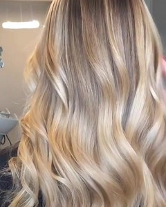 “NEW PRODUCT ALERT🚨 🚨 We have been playing with the new #Olaplex N°7 Bonding Oil and we are in love❣️ Super lightweight and smoothing, and it gives so much shine. ✨✨✨ Can’t wait for you all to try it❣️ COMING SOON!! #olaplexeveryservice” @volumesalonclt @hartyourhair @mariabooth_ | Olaplex