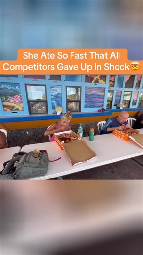 Competitive eater finishes pizza so fast competitors quit
