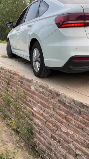 prodriver on Instagram: "Distance guess🤯 #carinstructor #drivingtips #treandingreels #carhacksandtips #carhacks #viralvideos #drving #exploremore #viralreels #reelsinstagram"