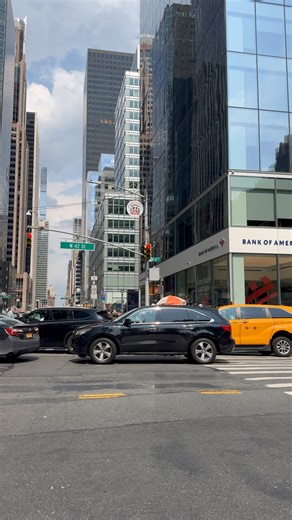 Walking around New York City street , Manhattan | New York City 4k