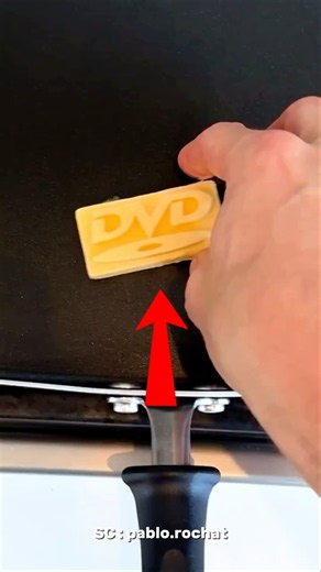 Pria Ini Membuat Logo DVD dari Butter… Lalu Melakukan Hal yang Bikin Nostalgia! 😳 #shorts #viral