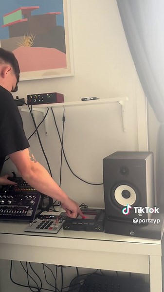 Dawless Acid Jam: Morning Hardware Session