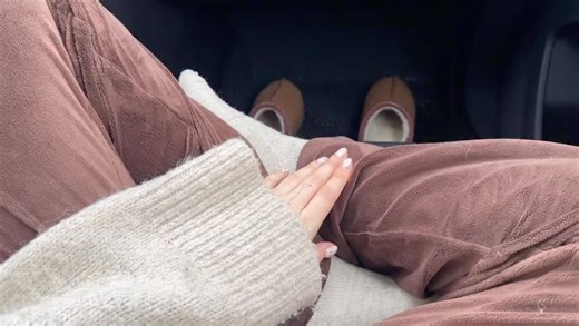 Анни ⋮ lifestyle ⋮ yoga on Instagram: "И все дела подождут ❄️ @ai_an_ - тут про жизнь из сердца, йогу, образы и домик, оставайся 🤍✨"