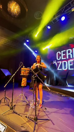 Sensational Darbuka Show by Ceren Özdemir - Katmer Katmer