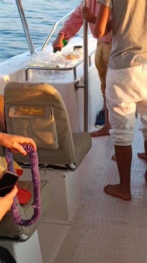 INDEPENDENCE WEEKEND SPECIAL  PRIVATE BOAT HIRE  1 Hour private...