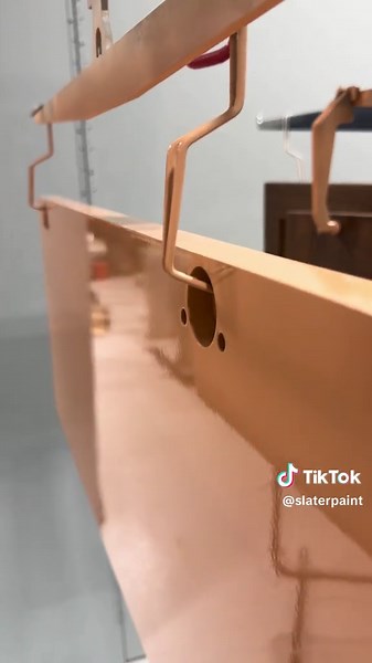 Spraying #sivamcoatings LXV805 2k topcoat vertically using our #guffeysystem hang line 😏✌️#annarbormichigan #getslaterized