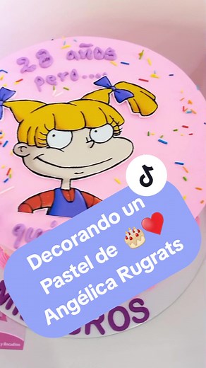 Decorando un Pastel de Angélica Rugrats