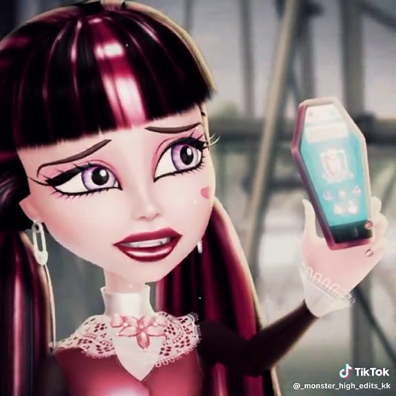 Exploring Draculaura and Clawdeen Wolf Edits