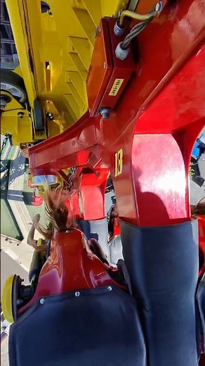 Take a ride on Flash Vertical Velocity at Six Flags Great America! #sixflagsgreatamerica #pov