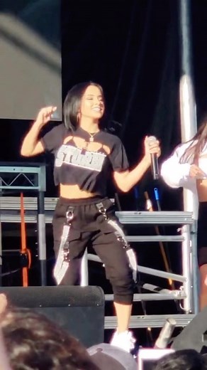 Becky G | Dura 💃 | Instagram
