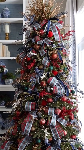 Homeworthy on Instagram: "A dreamy, snow-dusted Christmas in Montreal ❄️✨ Content creator Tamara Anka (@citrineliving) welcomes us back into her home for the holidays, styled with rich plaids, lush greenery, and her signature blue-and-white touch. 🎄💙 Watch Tamara’s Christmas tour now on HOMEWORTHY.COM ✨ #homeworthy #montreal #canadahomes #christmas #holiday #housetour #interiors #style"