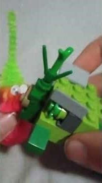 the pig destroying the alien 👽👽👽😡😡😡