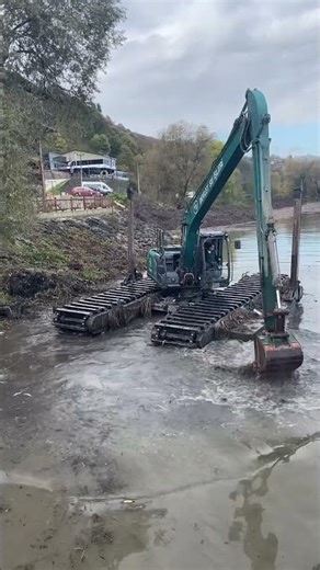 Daha önce amfibik ekskavatör gördünüz mü ?