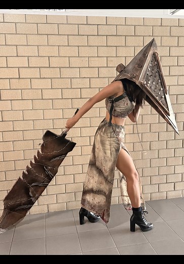 Exploring Pyramid Head Cosplay in Silent Hill