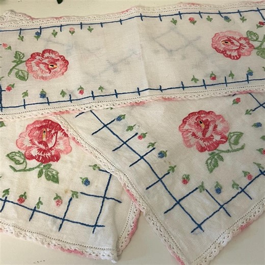 Vintage Collection of Doilies Set - 3 Pieces - Etsy