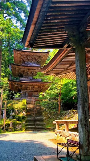 美しい夏の明通寺: 福井の絶景探訪