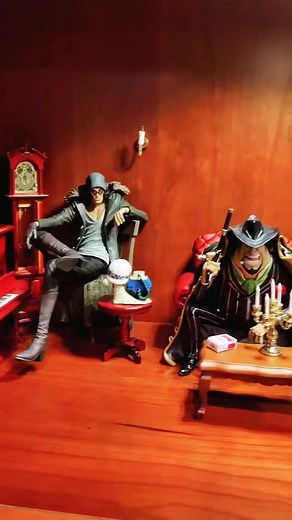 One piece sitting figure #kuzan #mihawk #crocodile #ace #sabo #usopp #lucci #onepiece #onepieceanime #onepiecefan #onepiecefigure #figure #figurecollection #fyp