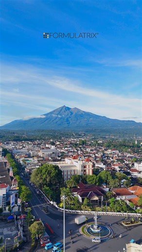 Formulatrix Indonesia on Instagram: "“Salatiga itu di mana, sih?” Pertanyaan ini sering kali muncul saat mendengar bahwa Formulatrix Indonesia berbasis di Salatiga. Padahal, justru di kota ini banyak engineer kami memilih untuk tinggal lebih lama, berkembang lebih jauh, dan membangun karier dengan ritme yang lebih sehat. Lingkungannya mendukung fokus, kolaborasi terasa dekat, dan hidup tetap punya ruang di luar pekerjaan. Kabar baiknya, kesempatan itu sedang terbuka. Kami akan mengadakan dua eng