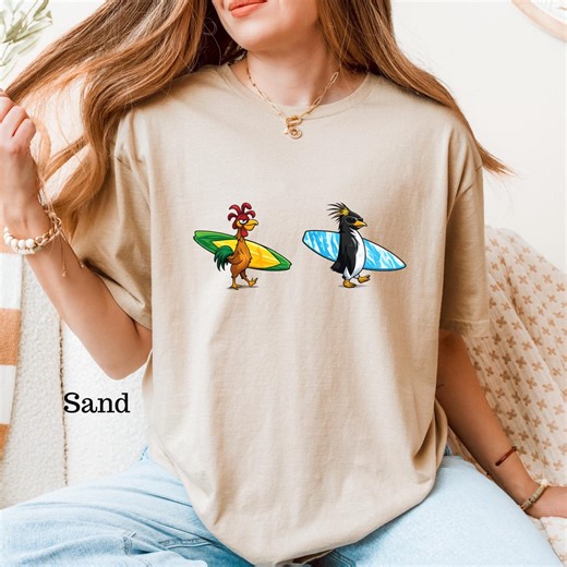 T-shirt Cody Maverick et Chicken Joe, T-shirt Surf's Up, T-shirt poulet humoristique, Haut tendance Chicken Joe, Cadeau pour les fans de cinéma, Vêtements Cody et Chicken - Etsy France