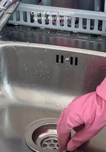 Be honest, when was the last time you cleaned this? 🫧🥰🛁 #asmr #cleanwithme #reset #fy #clean