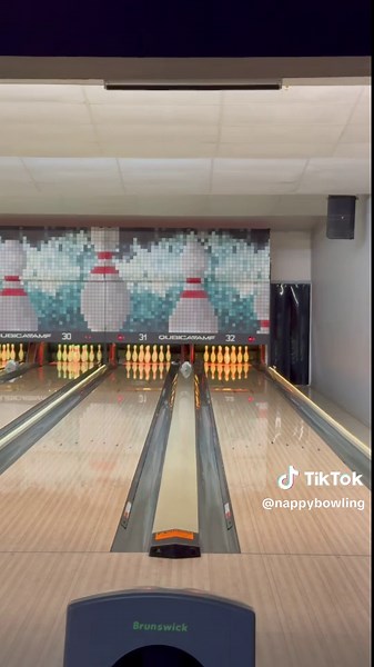 Little practice sesh with @Jarret Groce on 2022 USBC Master pattern. Phaze 2 and RST X3 featured below! #twohands #twohandedbowling #stormbowling #rotogripbowling