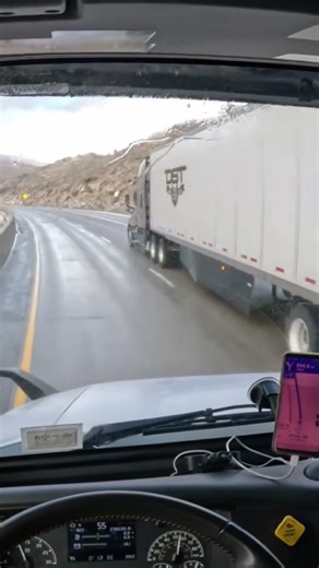 Rainy Mountain Highway Overtake 🚛 Calm Road Moment #shorts