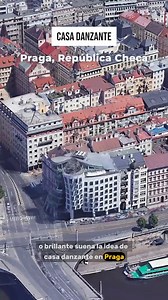 La casa que parece estar bailando En pleno corazón de Praga, esta joya arquitectónica rompe con todo lo tradicional. 📍 Diseñada por Frank Gehry y Vlado Milunić, la Casa Danzante parece moverse al ritmo de la ciudad. ¿Obra maestra o locura arquitectónica? #CasaDanzante #Praga #ArquitecturaRara #FrankGehry #DiseñoQueInspira #ArquitecturaModerna | Arqzon Arquitectura
